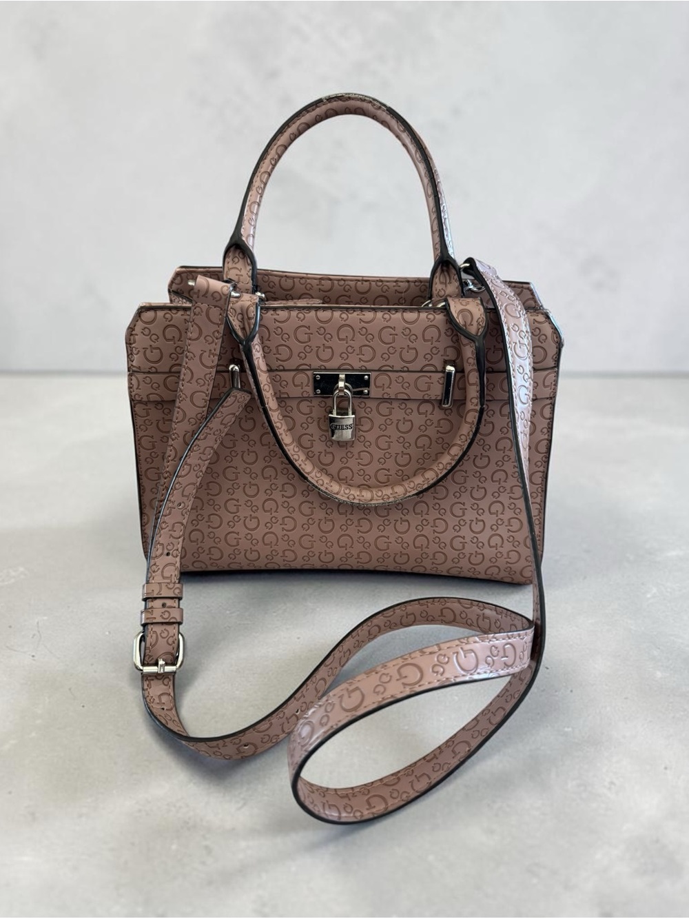 Guess Dusty Mauve Logo Satchel
Crossbody Bag Y2K Monogram Lock
Closure (EUC) - Picture 12 of 13